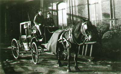 11.jpg (16943 bytes)